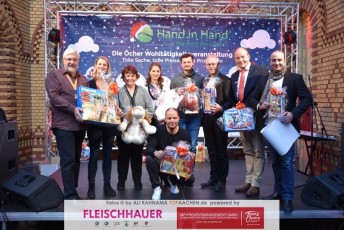 hand_in_hand_04122016_018