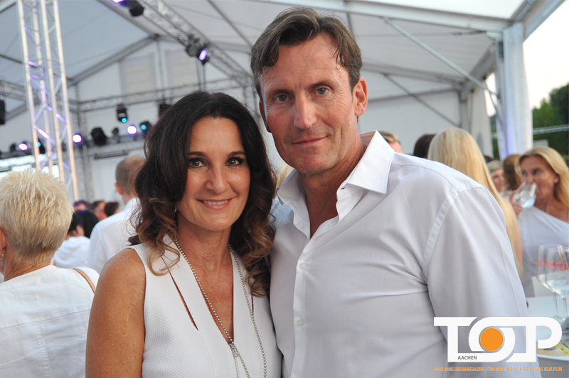 Der Hochsommer verwöhnt die Gäste der „White Party“ TopAachen